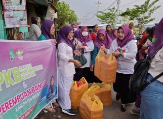 Berharap Pahala 1000 Bulan Lailatul Qodar, Perempuan Bangsa Brebes Bagi 1000 Takjil