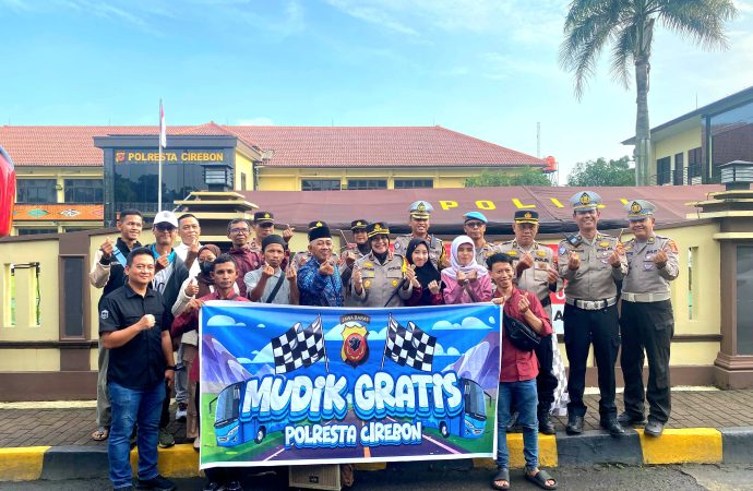 Kapolresta Cirebon Lepas Pemberangkatan Mudik Gratis Polresta Cirebon
