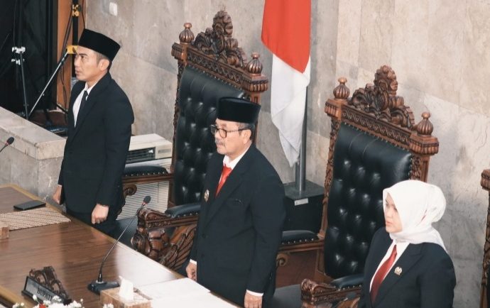 Serah Terima Jabatan dari PJ.Bupati Wahyu Mijaya Kepada Bupati Definitif Imron Rosyadi