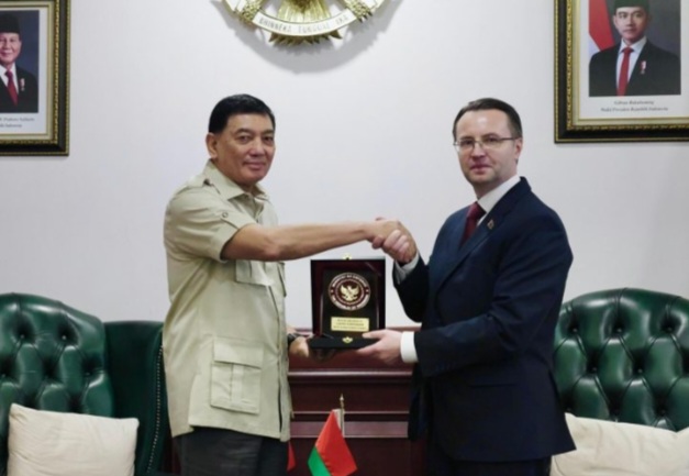 Menhan Sjafrie Menerima Kunjungan Dubes Belarus, Perkuat Kerja Sama Pertahanan