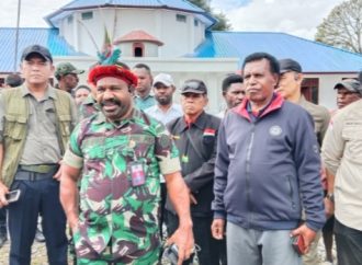 Stafsus Menhan Lenis Kogoya Tinjau Kesiapan Dapur Umum MBG di Wamena