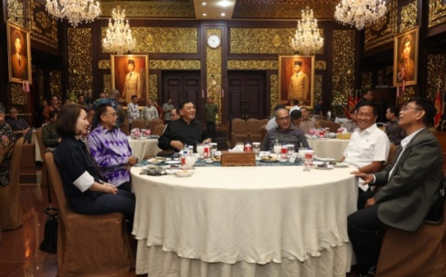 Menhan Sjafrie Sjamsoeddin Buka Puasa Bersama Pemimpin Redaksi, Perkuat Sinergi Media