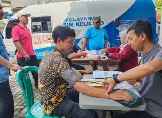 Polresta Cirebon Hadirkan Layanan SIMKAR, Mudahkan Pekerja Pabrik Urus SIM Tanpa Tinggalkan Pekerjaan