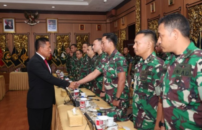 Wamenhan Beri Pengarahan kepada Satgas Nakes TNI Gelombang III Misi Kemanusiaan Gaza