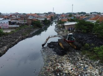 Wali Kota Tinjau Pengerukan Sungai Cipadu, Apresiasi Respons Cepat BBWS