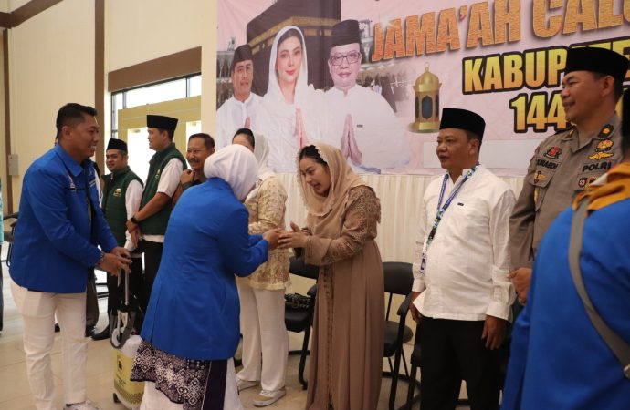 Bupati Brebes Lepas 1.038 Calon Jamaah Haji