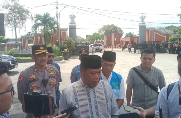 Bupati Majalengka Bersama Kemenag Lepas Jamaah Haji Kloter KJT-15