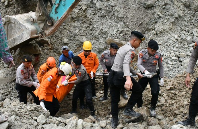 Polresta Cirebon Identifikasi korban longsor Gunung Kuda