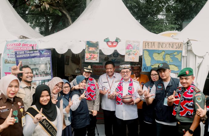Dinas Pendidikan  Kabupaten Cirebon Gelar Giat Tahunan Stan Pameran Dikmas