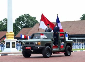 Menhan Sjafrie Dampingi Presiden RI dan Presiden Prancis, Tinjau Laboratorium Bahasa Prancis di Akmil