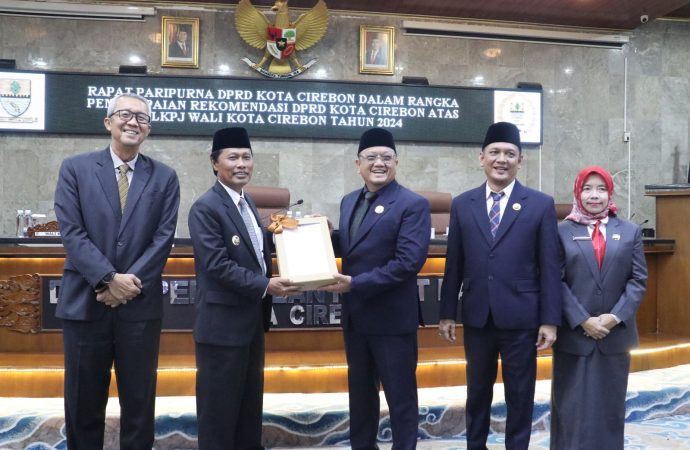 Rapat Paripurna, DPRD Sampaikan Rekomendasi LKPj Walikota Cirebon Tahun 2024
