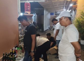 Razia Miras di Malam Takbiran, Polresta Cirebon Amankan Ratusan Botol Minuman Keras