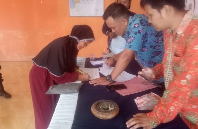 Pemdes Parakan honje Kec Bantarkalong Salurkan BLT DD 6 Bulan TA 2025