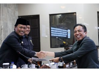 Rapat Paripurna DPRD Sahkan Tiga Perda: BPR Bank Cirebon, LLAJ, dan PP APBD Tahun 2024