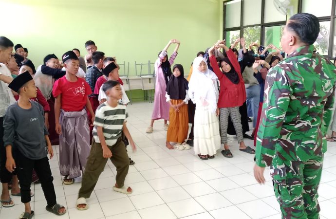 Danramil 1403/Lemahwungkuk Kunjungi Sekolah Rakyat Kota Cirebon