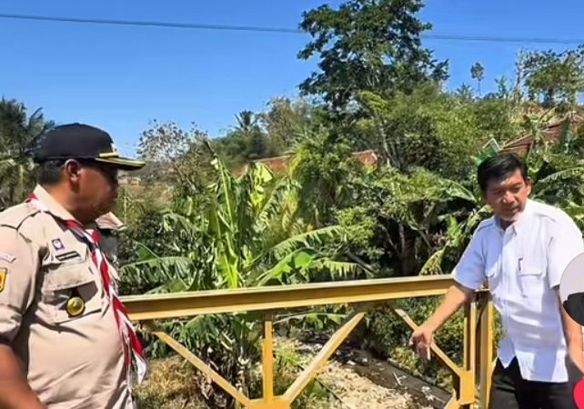 Bupati Majalengka Tinjau Jembatan Haurgeulis Yang Rusak