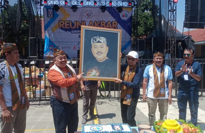Reuni Akbar SMPN 2 Majalengka Hangat dan Meriah