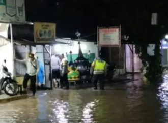 Polres Cirebon Kota Respons Cepat Tangani Dampak Hujan dan Genangan Air