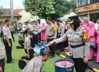 Kapolresta Cirebon Pimpin Upacara Korps Rapot Kenaikan Pangkat Periode Januari 2026