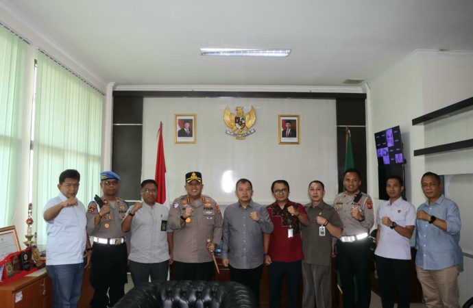 Perkuat Sinergi, Kapolresta Cirebon Jalin Silaturahmi dengan Ketua PN Sumber dan Kajari 