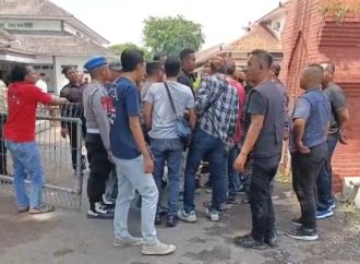 Unras Buruh Pabrik Gula Rajawali Dilarang Diliput, Berujung Ribut Wartawan dan Oknum TNI 