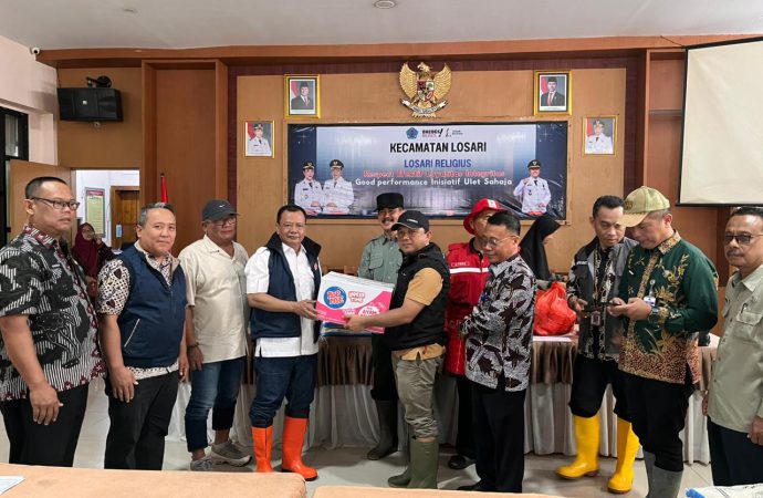 Wabup Wurja, Beri Bantuan dan Instruksikan Percepatan Pembangunan Tanggul