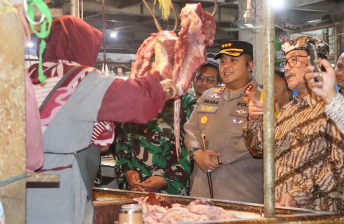 Kapolresta Cirebon dan Forkopimda Sidak Dua Pasar, Cek Harga Jelang Ramadan 1447 H