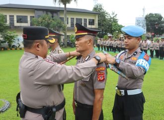 Polresta Cirebon Gelar Upacara Korps Raport, Empat Anggota Terima Kenaikan Pangkat Pengabdian
