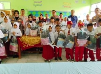 Momen Haru Kapolres Kuningan di SDN 3 Sukadana : Sekolah Kecil, Semangat Besar