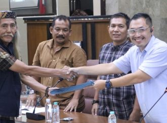 DPRD Terima Usulan Mayor Tan Tjin Kie dan Kang Ayip Muh Peroleh Penghargaan