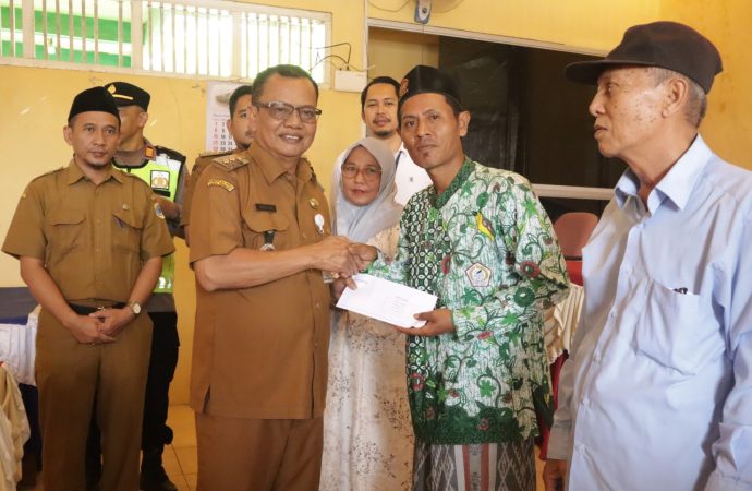 Pemkab. Brebes Bina dan Beri Insentif kepada 886 Pegiat  Agama