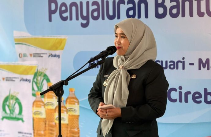 Antisipasi Dinamika Ekonomi Global, Pemkot Cirebon dan Bulog Distribusikan Bantuan Pangan