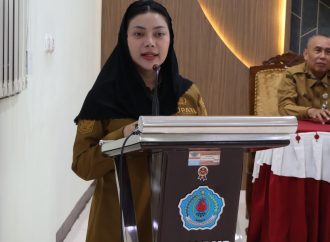 Bupati Paramitha Serahkan SK Pensiun 37 ASN di Moment Lebaran