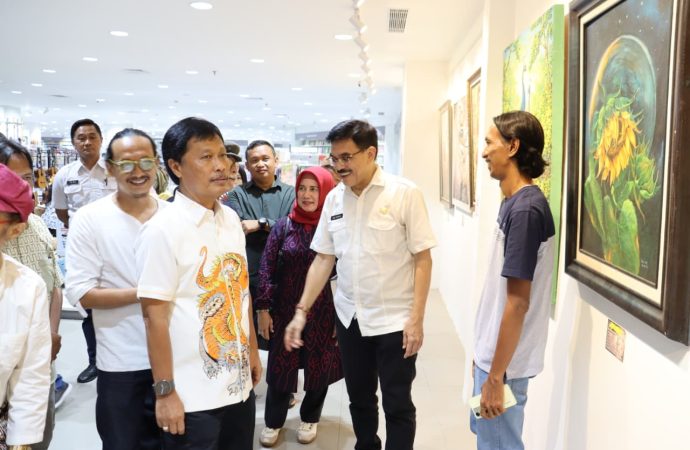 Walikota Edo Puji Kualitas Seniman Lukis Cirebon  pada Pameran ‘ Katarsis’