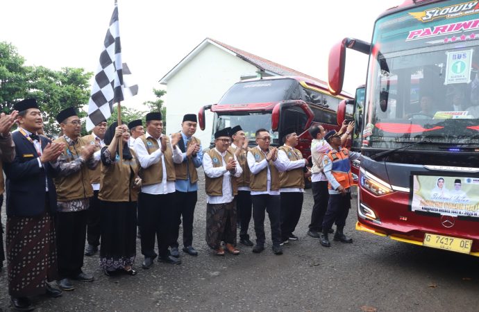 Jemaah Calon Haji Brebes Mulai Diberangkatkan, Bupati Paramitha Pesan  Khusyuk & Ikhlas