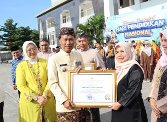 Hardiknas 2026, Wali Kota Cirebon: Pendidikan Harus Memanusiakan Manusia