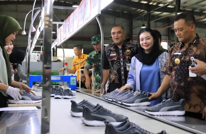 Tingkatkan Kesejahteraan Buruh – Tekan Kemiskinan,Investasi Padat Karya jadi Solusi
