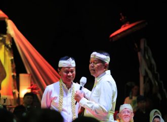 Lewat Kirab Mahkota Binokasih,  Cirebon Tegaskan  Citra Kota Budaya 