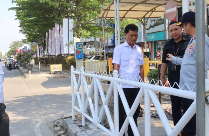 Walikota Pastikan Pemagaran Trotoar Nyaman untuk Pejalan Kaki CSB