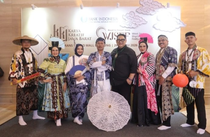 Kota Cirebon Raih Juara Terunik di Fashion Show Pekan Kerajinan Jawa Barat 2026