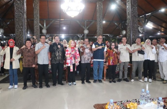 Kolaborasi dan Sekolah Rakyat Tekan  Kemiskinan