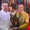 Komitmen Pemberdayaan Warga, Walikota Cirebon Raih LPM Award 2026