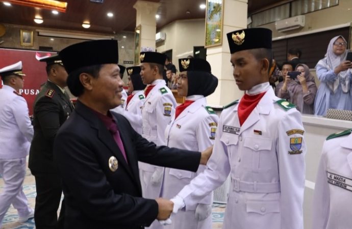 Walikota Kukuhkan Paskibraka Cirebon: Tugas dengan Kehormatan