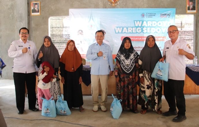 Semarak Kemerdekaan, Pemkab Brebes Bagikan 824 Paket Sembako Wardoyo