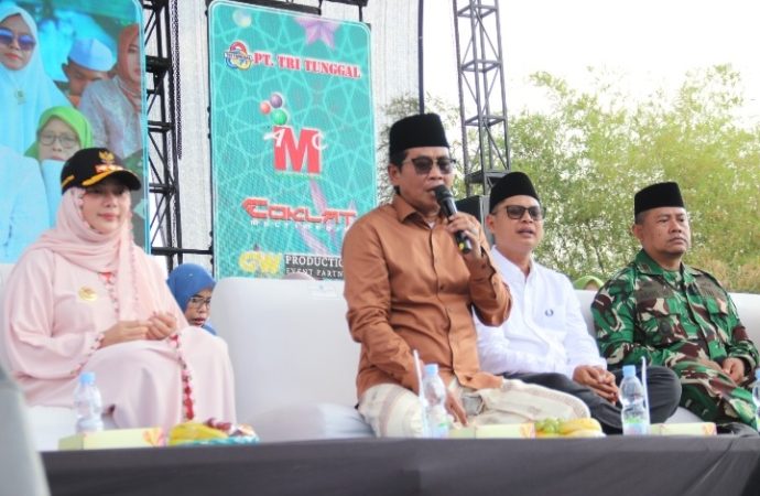 Brebes Bersholawat, Abah Anza Ajak Jaga Akhlak dan Syukuri Kemerdekaan