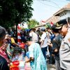 Polresta Cirebon Salurkan 6.000 Liter  Bersih Air ke Desa Slangit
