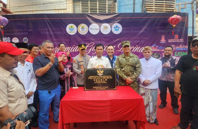 Pemkot Cirebon Resmikan Gapura Pecinan untuk Tarik Wisatawan