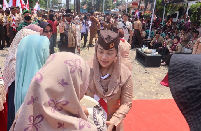 Semangat Pramuka Berestafet, Brebes Serahkan Tunas Kelapa ke Kabupaten Tegal